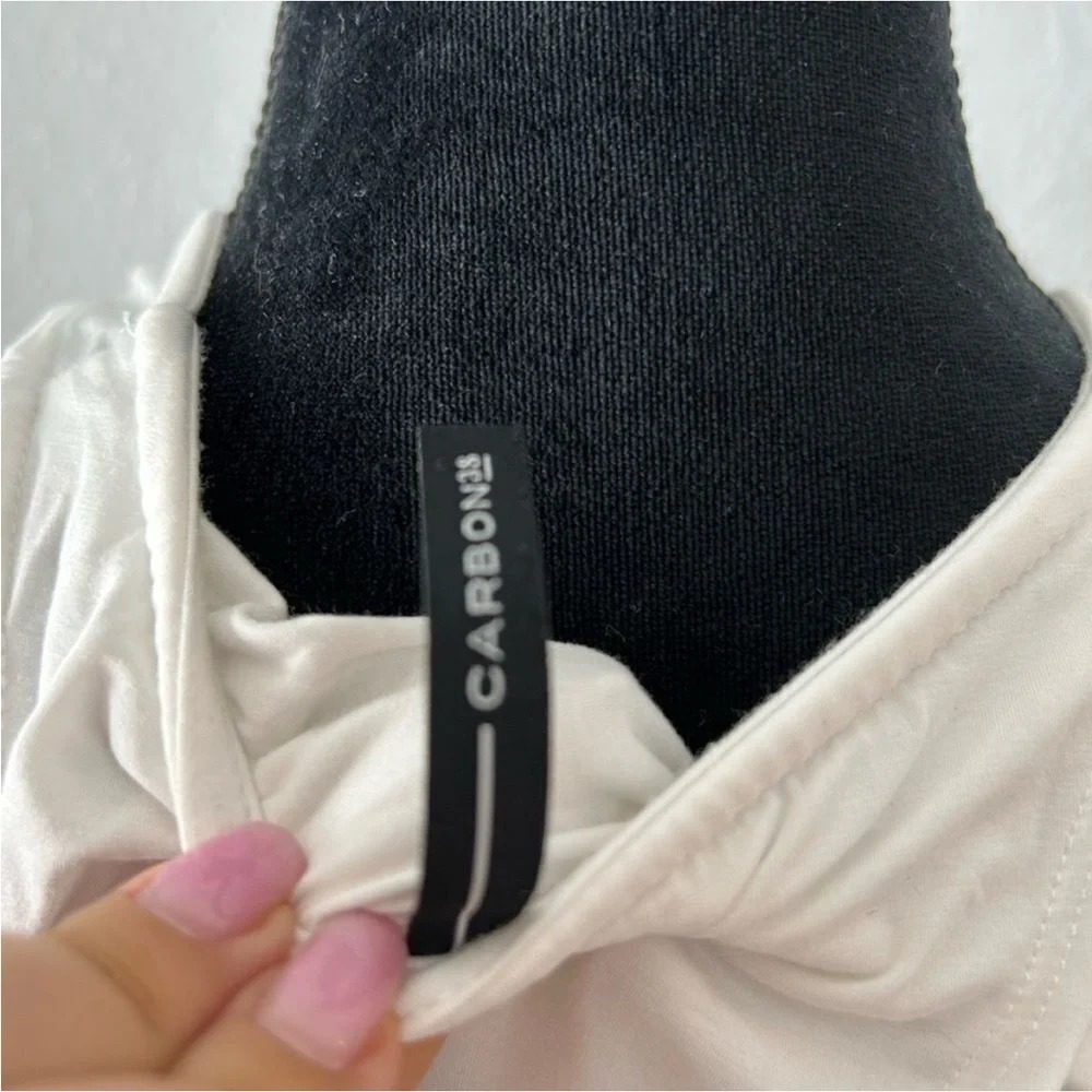 Carbon38 White Open-Back Tie Tank Top – Sleeveless Athletic Style - Picture 4 of 5